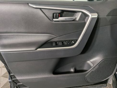 Used 2025 Toyota RAV4 XLE image 15