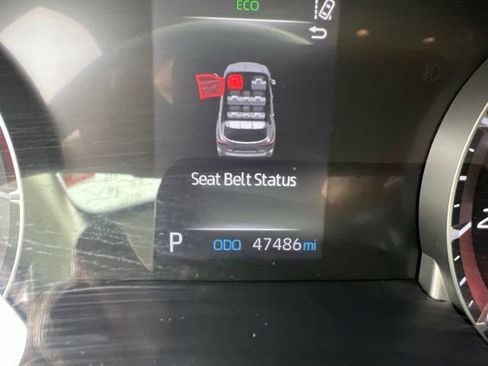 Used 2021 Toyota Highlander LE AWD/4WD image 12