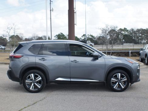Used 2023 Nissan Rogue SL w/ SL Premium Package image 20