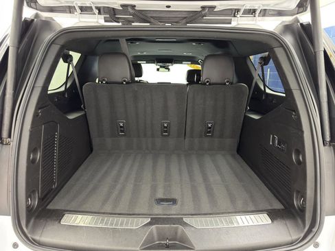 Used 2023 Chevrolet Suburban Premier image 39