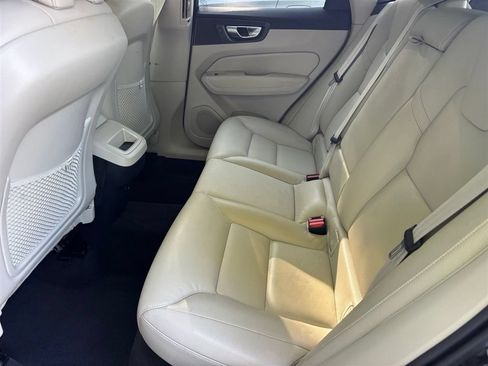 Used 2025 Volvo XC60 B5 Plus AWD/4WD image 13