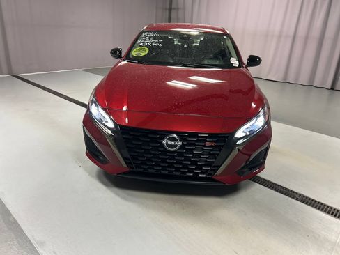 Used 2024 Nissan Altima 2.5 SR AWD/4WD image 2