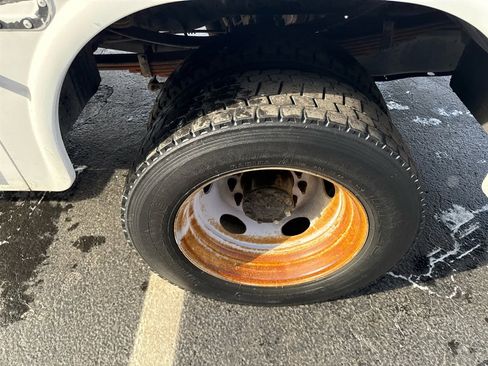 Used 2013 Ford F550 2WD Crew Cab Super Duty w/ Payload Upgrade Pkg image 12