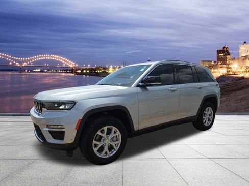 Used 2023 Jeep Grand Cherokee Limited w/ Luxury Tech Group II AWD/4WD image 1
