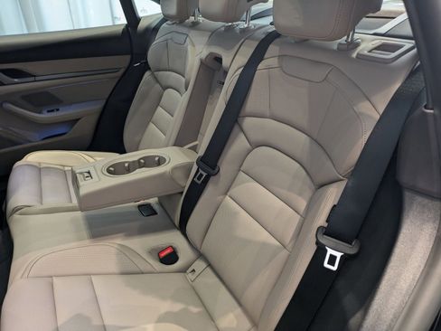 Used 2025 Porsche Taycan image 26