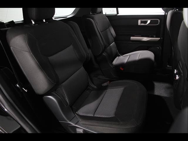 Used 2022 Ford Explorer XLT AWD/4WD image 17