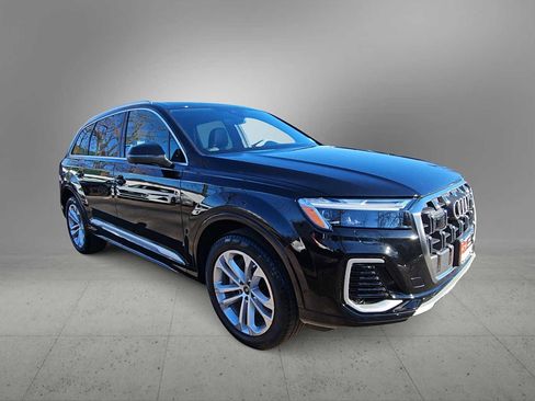 Used 2025 Audi Q7 2.0T Premium w/ Convenience Package image 2