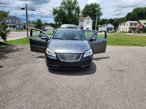 Used 2012 Chrysler 200 Touring FWD image 25