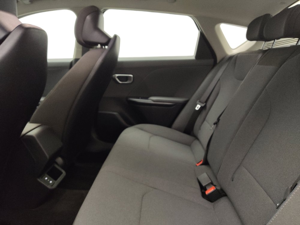 Used 2025 Kia K4 FWD image 18