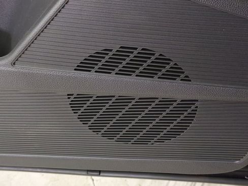 New 2025 Volkswagen Taos SEL image 30