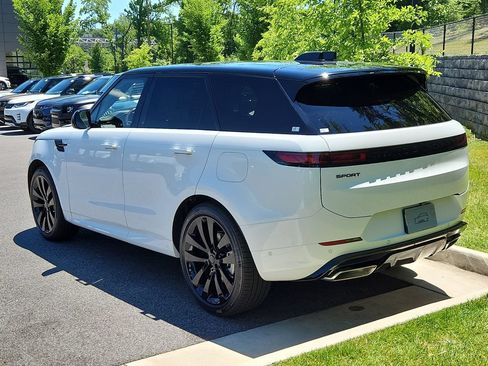 New 2026 Land Rover Range Rover Sport Dynamic SE AWD/4WD image 12