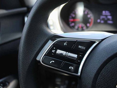 Used 2020 Kia Optima LX FWD image 16