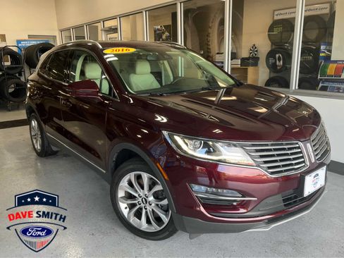 Used 2016 Lincoln MKC Select w/ Select Plus Package AWD/4WD image 1