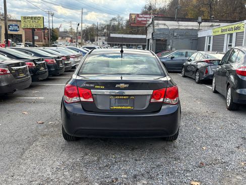 Used 2014 Chevrolet Cruze LS image 4
