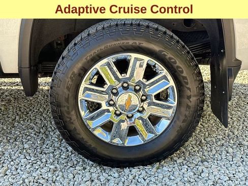 Used 2024 Chevrolet Silverado 2500 High Country w/ Technology Package AWD/4WD image 9