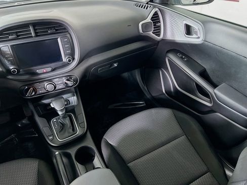 Used 2023 Kia Soul LX w/ LX Technology Package image 24