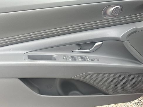 Used 2025 Hyundai Elantra SEL FWD image 10