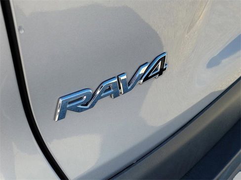 Used 2020 Toyota RAV4 Limited image 6