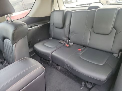 Used 2024 Nissan Armada Platinum w/ Captain's Chairs Package RWD image 21