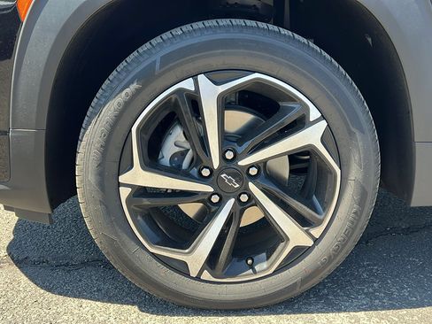 Used 2023 Chevrolet TrailBlazer RS w/ Sun and Liftgate Package AWD/4WD image 10