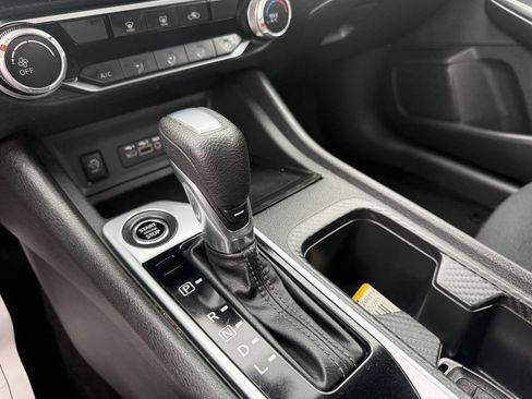 Used 2024 Nissan Sentra SV FWD image 26