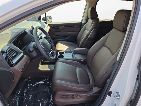 Used 2026 Honda Odyssey Touring image 9