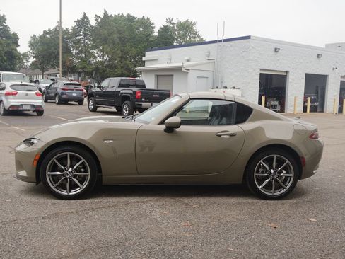 Used 2023 MAZDA MX-5 Miata Grand Touring RWD image 4