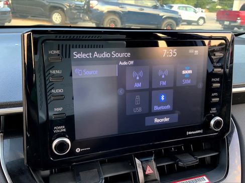 Used 2022 Toyota Corolla Cross LE image 30