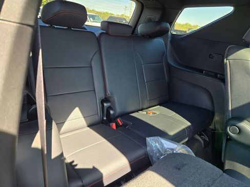 New 2026 Chevrolet Traverse RS AWD/4WD image 9