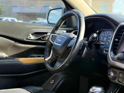 Used 2017 GMC Acadia Denali FWD image 32
