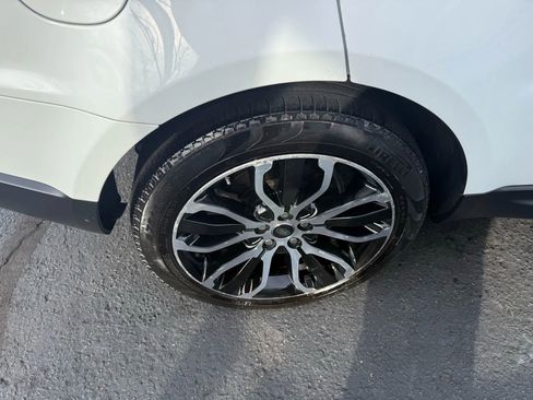 Used 2019 Land Rover Range Rover Sport SE image 56