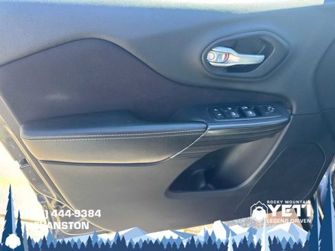 Used 2015 Jeep Cherokee Latitude AWD/4WD image 23