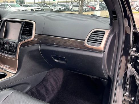 Used 2016 Jeep Grand Cherokee Overland w/ Advanced Technology Group image 17