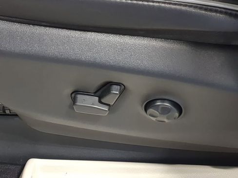 Used 2021 Chrysler Pacifica Limited w/ Uconnect Theater Family Group AWD/4WD image 21