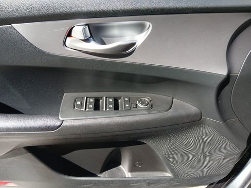 Used 2022 Kia Forte LXS FWD image 24