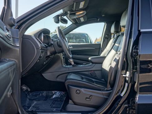 Used 2019 Jeep Grand Cherokee Limited image 13