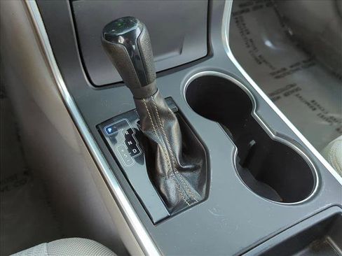 Used 2015 Toyota Camry LE FWD image 11