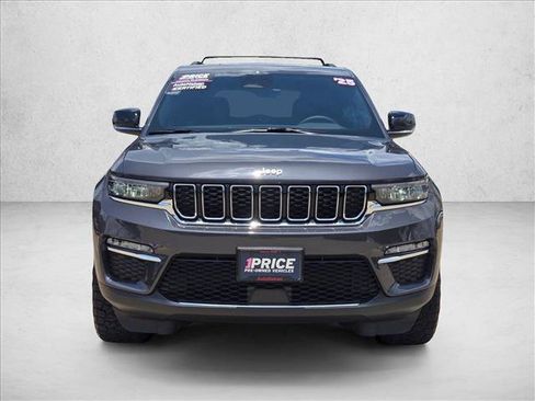 Used 2025 Jeep Grand Cherokee Limited RWD image 2