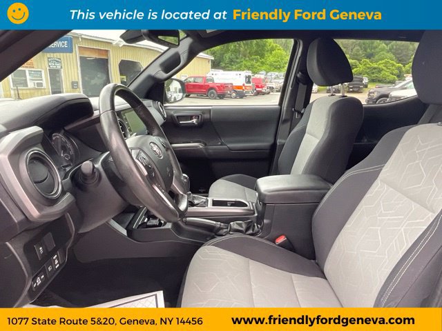 Used 2022 Toyota Tacoma TRD Sport AWD/4WD image 33