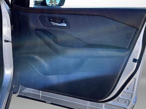 Used 2023 Nissan Rogue SV image 26