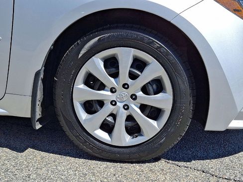 Used 2024 Toyota Corolla LE FWD image 26