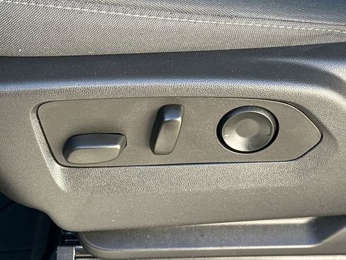 Used 2022 Chevrolet Silverado 1500 Custom image 38