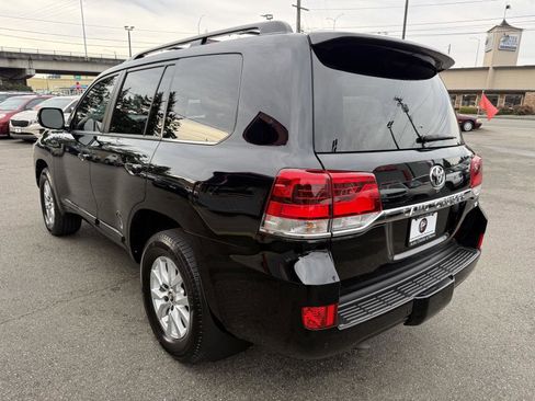 Used 2016 Toyota Land Cruiser Base image 13