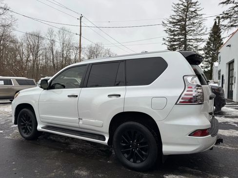 Used 2016 Lexus GX 460 image 3