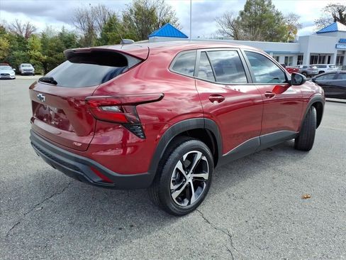 Used 2024 Chevrolet Trax RS w/ Sunroof Package image 4