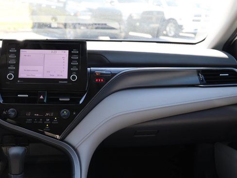 Used 2022 Toyota Camry LE image 24
