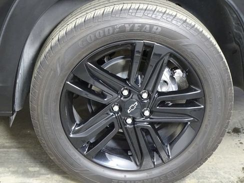 Used 2024 Chevrolet Trax ACTIV w/ Sunroof Package FWD image 32