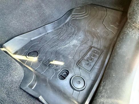 Used 2021 Jeep Wrangler Unlimited Sport image 24