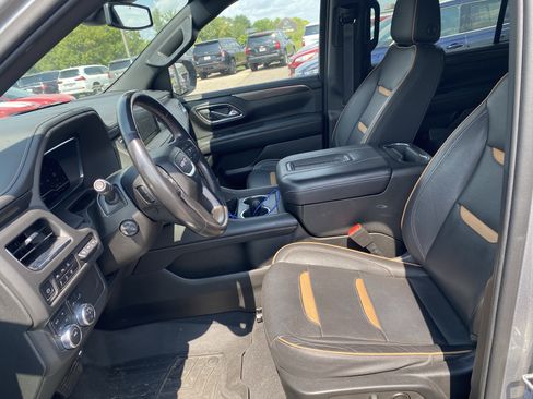 Used 2023 GMC Yukon XL AT4 w/ AT4 Premium Package AWD/4WD image 6