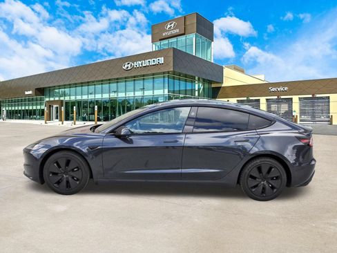 Used 2024 Tesla Model 3 Standard Range RWD image 9